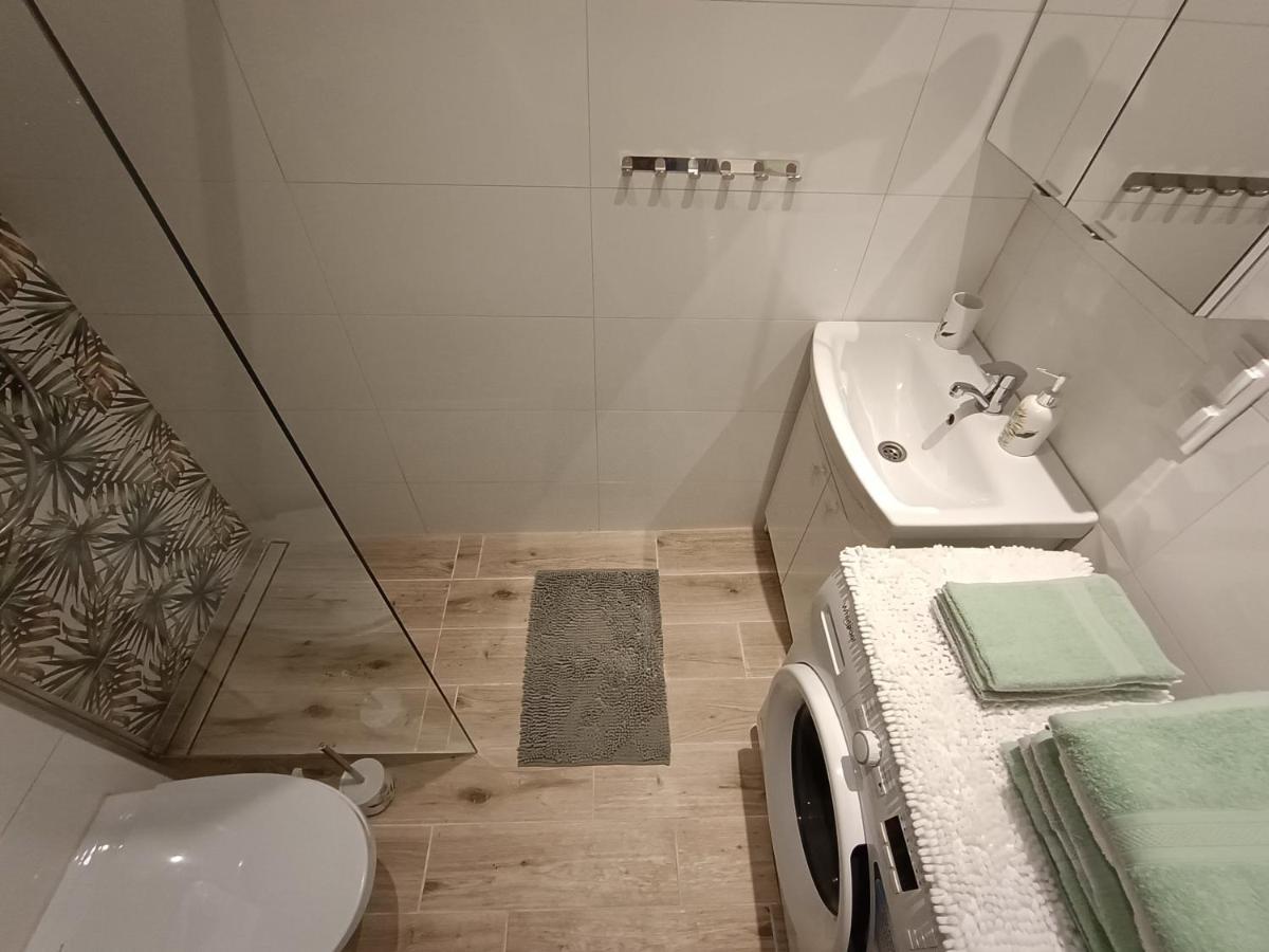 Szmaragdowy Apartament Przy Ulicy Opolskiej Tarnowskie Góry Esterno foto