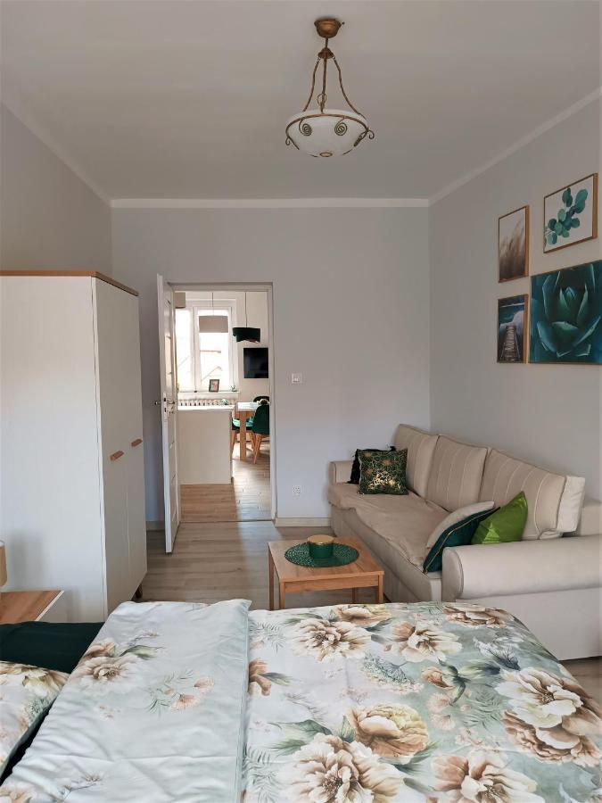 Szmaragdowy Apartament Przy Ulicy Opolskiej Tarnowskie Góry Esterno foto