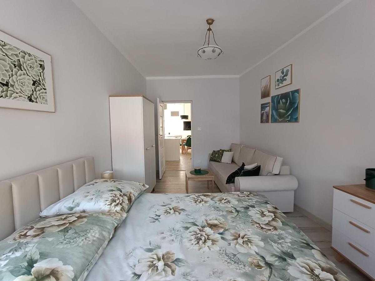 Szmaragdowy Apartament Przy Ulicy Opolskiej Tarnowskie Góry Esterno foto